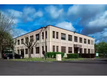 location bureaux 18m² à 458m²