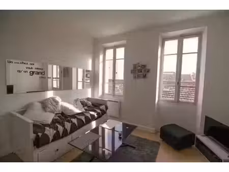 location appartement 2 pièces 40 m² à toulon (83000)  650 €
