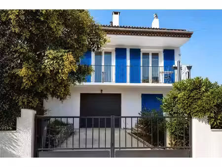 maison 7 pièces de 180 m² situé à agde avec studio indépendant