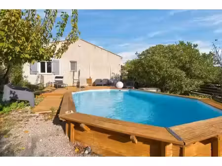 maison individuelle 4 pièces – 92 m² – plain-pied – piscine – domaine privé – terrain 730 