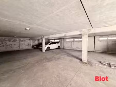 vente garage et parking à nantes quartier chu (44000) : à vendre / 12m² nantes quartier ch