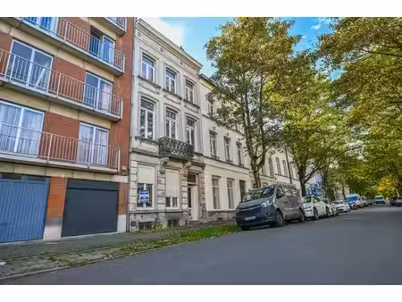 immeuble comprenant trois appartement:
