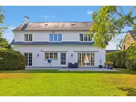 maison de caractère avec 5 chambres et un magnifique jardin
