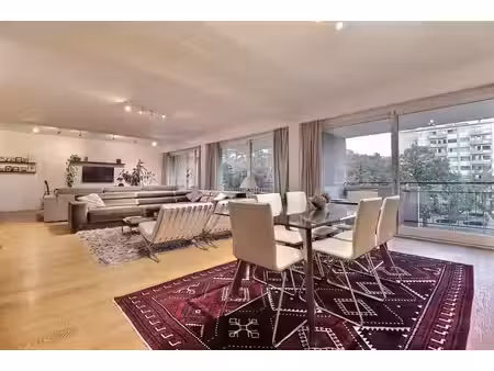val duchesse- appartement 4ch + bur + terrasses + parking