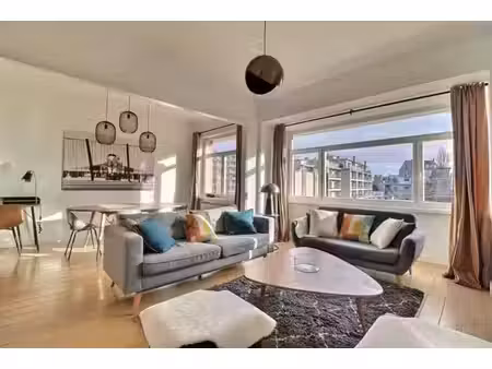 bois de la cambre | appartement entièrement rénové et meublé