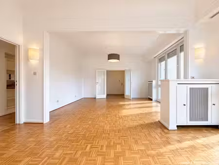 proche institutions – superbe appartement 3ch