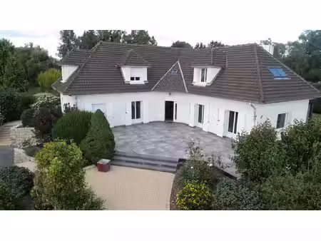 laon (02) à vendre propriété d'exeption de 330 m2 et son terrain de 9000 m2