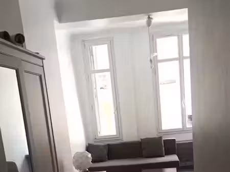 location meublée appartement 3 pièces 49 m² à aix-en-provence (13090)  1 090 €