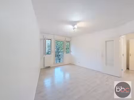 à louer — appartement t2 de 55 m² — bourgoin-jallieu centre-ville