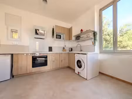 t2 de 62 m2 meublé refait à neuf