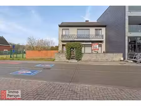 veelzijdig handelspand met bovenliggende woonst en studio...