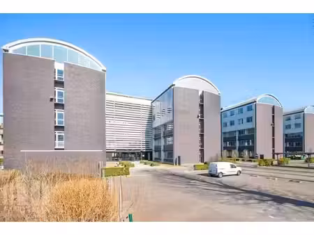 1.577 m² de bureaux prêts à l'emploi à proximité du r4
