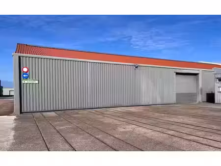 entrepôt avec bureau à louer sur site industriel à malle