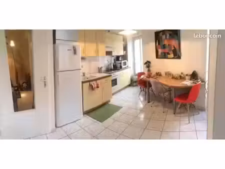 appartement 3 pièces. 65m2. etage1/2