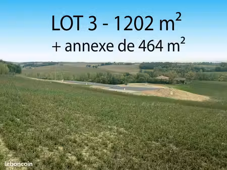 terrain constructible de 1202 m² + annexe de 464 m² à l’isle jourdain 32600