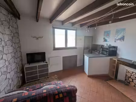 studio meublé esprit chalet en hypercentre – calme  vue bastille & parking 17m² de cocooni