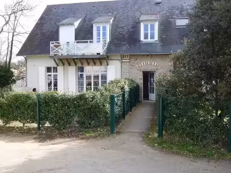 la baule  loue t2 meublé 42 m2 proche mer  gare et commerces