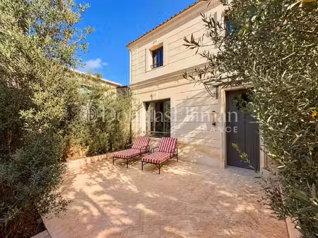 maison de luxe à vendre dans le quartier centre-ermitage
