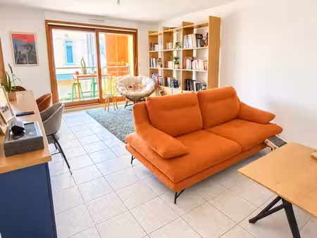 location t3 valence
