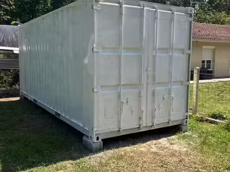 location box / container / garde meuble sur terrain securisé accessible 7/7j - 24/24h