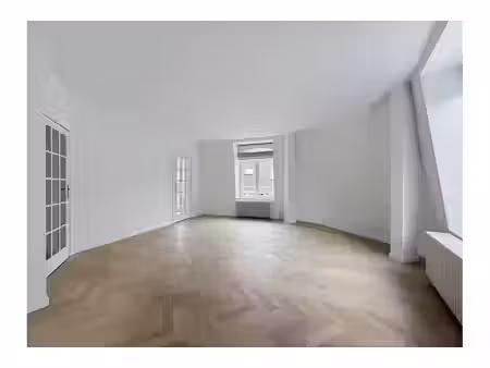 appartement à louer avec terrasse et 2 chambres   ixelles (vbe84335)