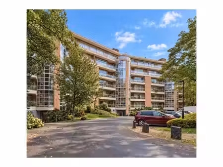 penthouse à louer avec garage et terrasse   ixelles (vbe84343)