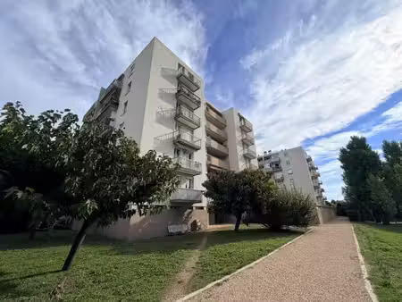 montpellier la pompignane  local pour stockage de 79 69 m2