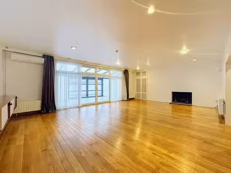 magnifique appartement 2 chambres de 180 m² à mons