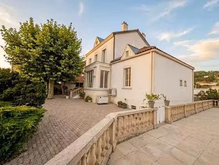 miribel — l'alliance du charme du xixᵉ et du contemporain 235 m² habitables 