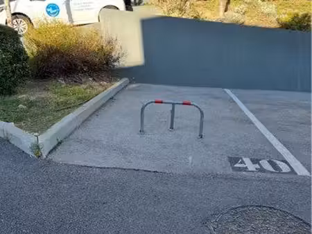 loue place de parking dans résidence sécurisée entre la fourragères et beaumont 13012