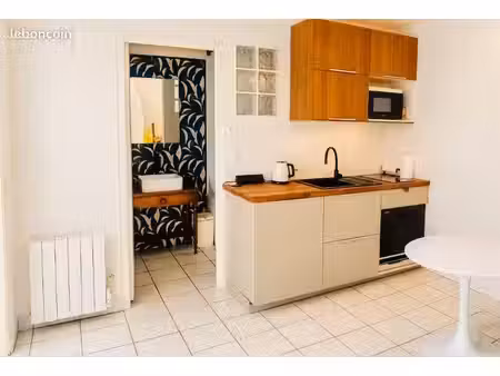 t2 meublé 34 m² – montpellier rue bosquet – balcon