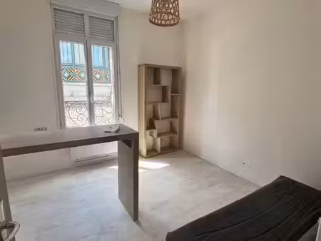 studio 1 pièce 13 m²