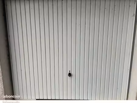 à louer – garage fermé de 15 m² – aix-les-bains