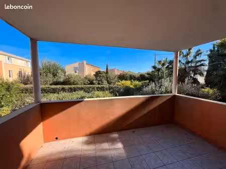 appartement t3 six fours