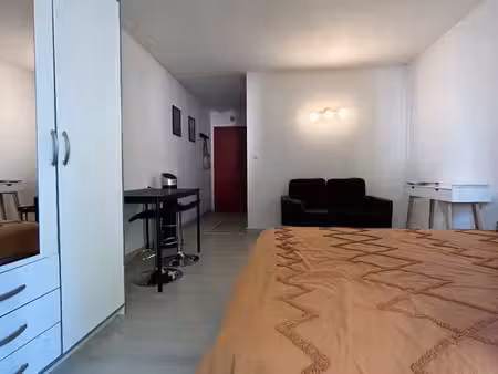 location studio meublé avec balcon