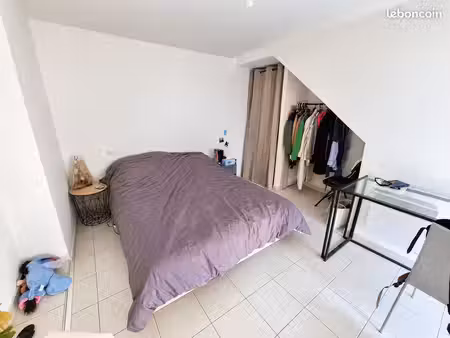 particulier loue appartement & parking proche centre angers secteur belle-beille/montesqui