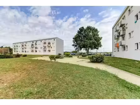 location appartement 4 pièces 61 m² à longvic (21600)  623 €