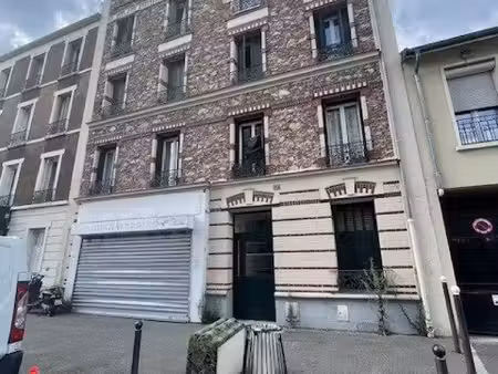 centre ville  écoles  rer c et commerces à 3 min