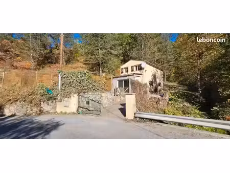 maison à la montagne