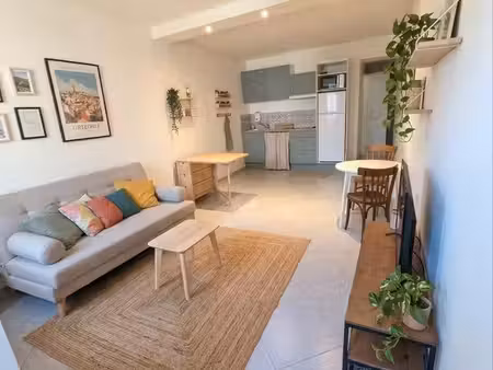 studio meublé trets