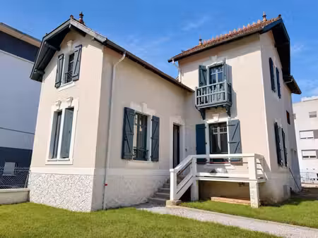 pau maison de ville renovée