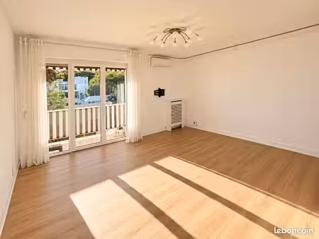 le cannet – les moulières | appartement 3 pièces rénové avec terrasse et piscine