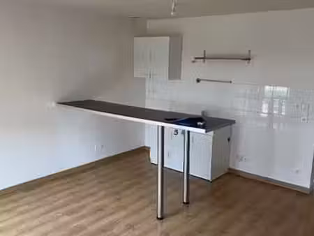 location appartement 3 pièces à caen (14000) : à louer 3 pièces / 53m² caen