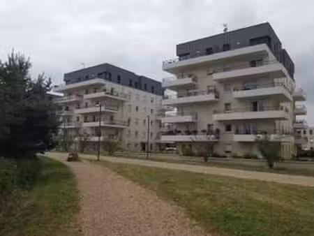 location appartement 2 pièces à hérouville-saint-clair (14200) : à louer 2 pièces / 46m² h