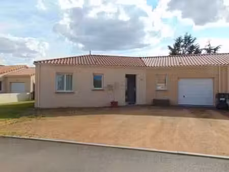 location maison à saint-andré-de-la-marche (49450) : à louer / 80m² saint-andré-de-la-marc