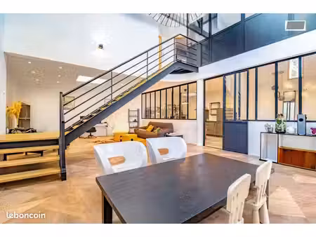 loft/atelier/surface 5 pièces 184 m²