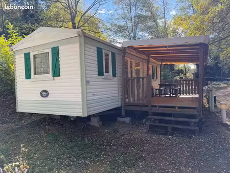 mobilhome 2 chambres avec terrasse sur emplacement à l’année