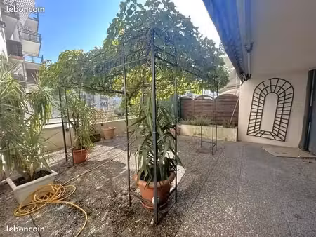 t4 /1er étage / terrasse