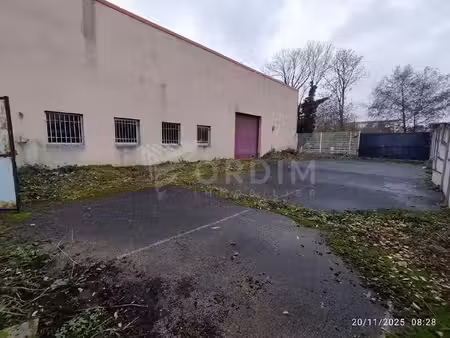 auxerre batiment commercial 390m² avec terrain d’environ 566m²