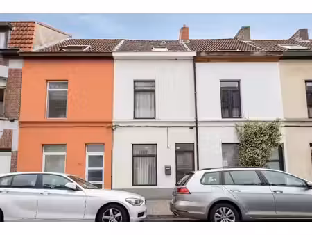 vergund studentenhuis met 5 studentenkamers op toplocatie...